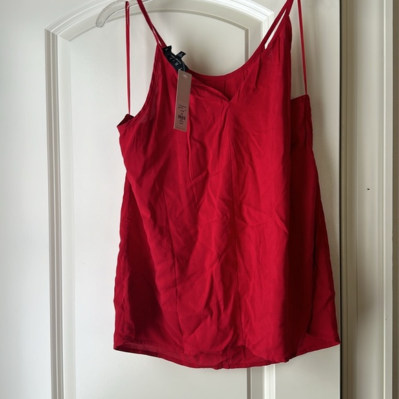 Francesca’s Red Top - Picture 2 of 3